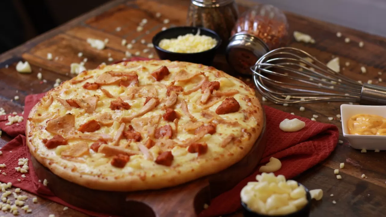 With Authentic Pizza, Experience Get the Delivery of Happiness in 30 Minutes – La Pino’z