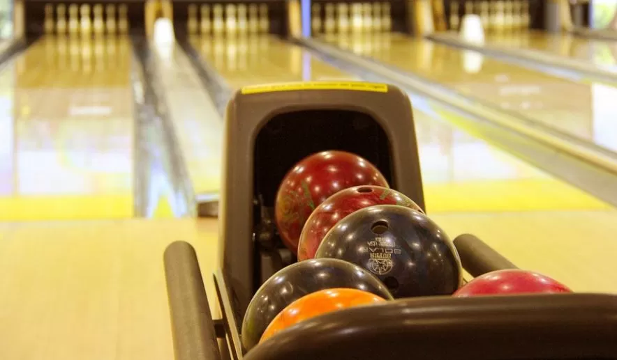 Different Kinds of Indoor Team Building Games That Make a Difference