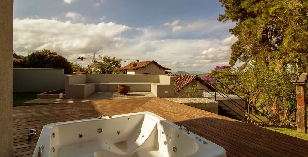 A Concise Guide to Hydromassage & Its Benefits 