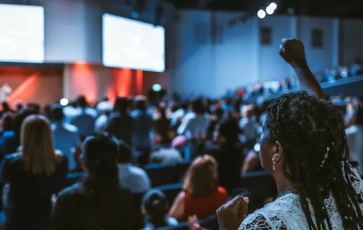 Maximizing Trade Show Presence: Understanding Different Booth Space Designs